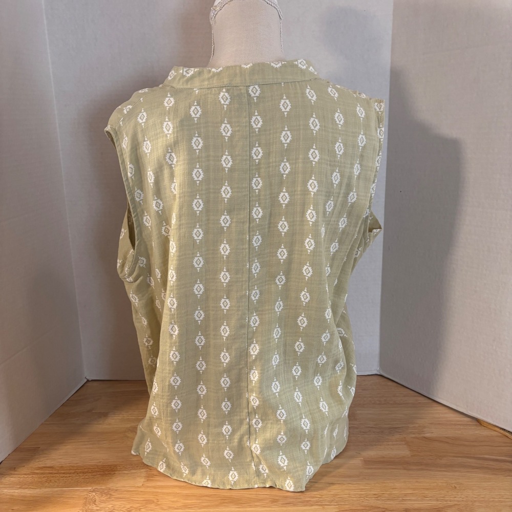 GIGIO USA‎ Sage Green Top Medium New Southwestern  Sleeveless Twist Front V-Neck - Picture 5 of 11